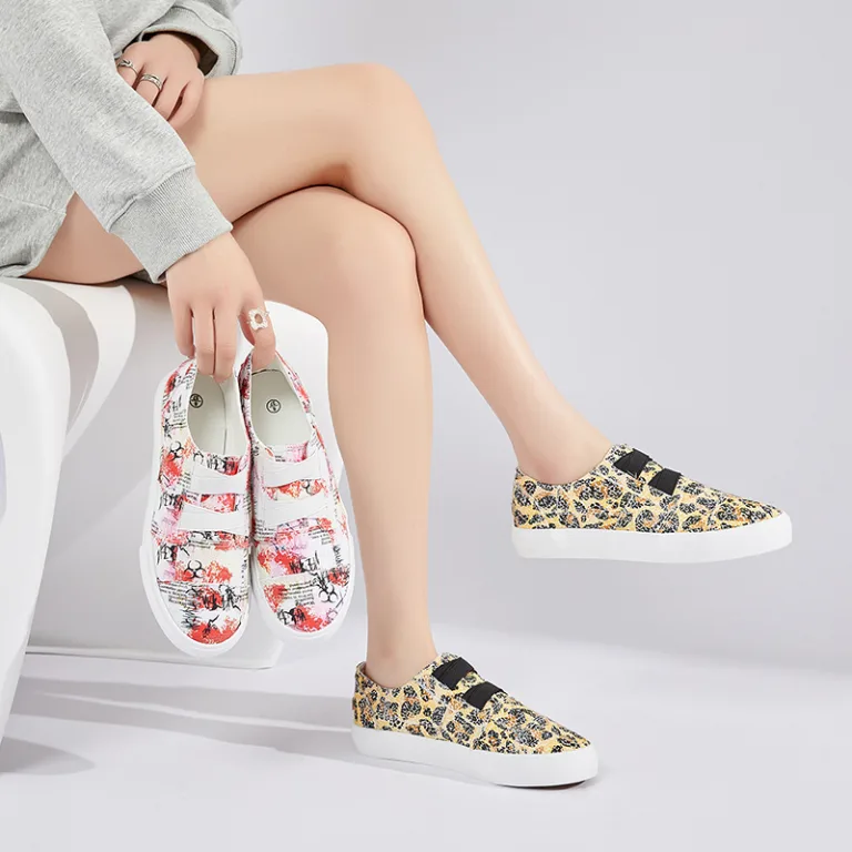 Canvas shoes