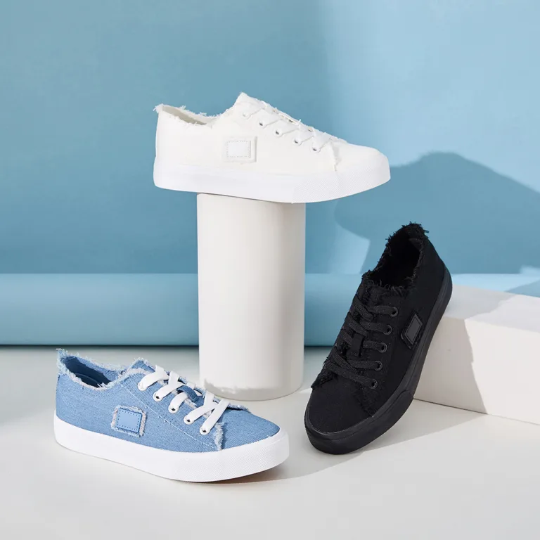 Low top shoes